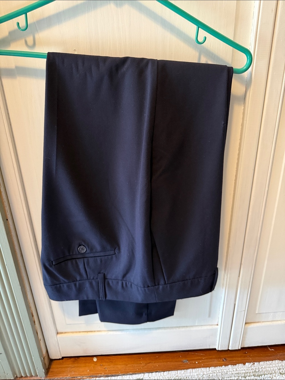 Larry Levine Navy Cropped Dress Pants for Women